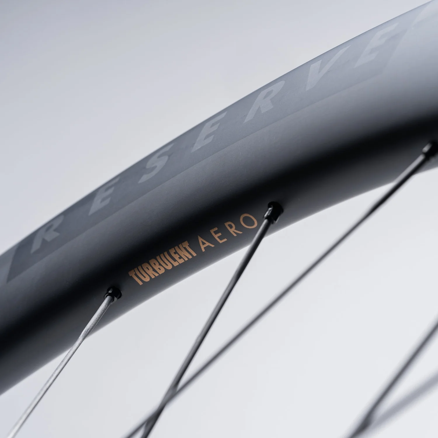 Reserve Turbulent Aero 57/64 SL Tune Naben + Carbon Speichen